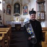 Gördeszkás pap, Rédics 2011